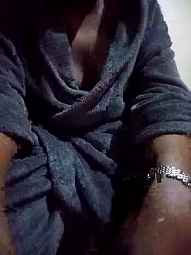 Snapshot of OnlyMoneyIwanT chatting on 04/18/26, 02:59 OnlyMoneyIwanT online show from 04/18/26, 02:59