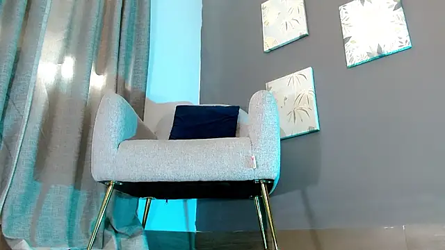 Snapshot of emily_ox0 chatting on 02/07/26, 08:12 emily ox0 online show from 02/07/26, 08:12