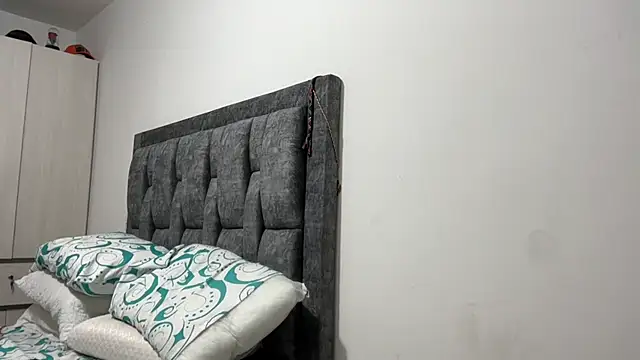 Snapshot of Sophia_copper chatting on 09/15/25, 03:39 Sophia copper online show from 09/15/25, 03:39