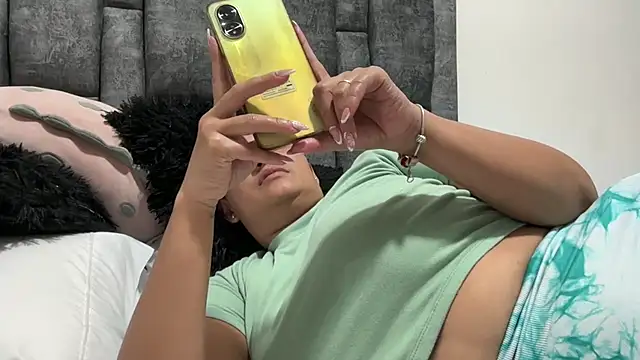 Snapshot of Sophia_copper chatting on 09/30/25, 03:55 Sophia copper online show from 09/30/25, 03:55