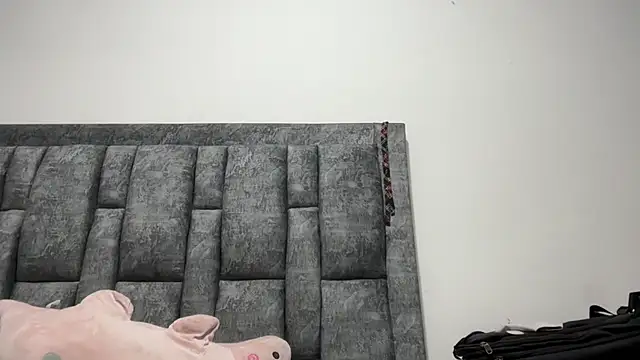 Snapshot of Sophia_copper chatting on 10/16/25, 04:13 Sophia copper online show from 10/16/25, 04:13