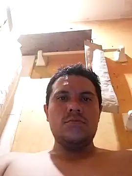 Snapshot of Luk909090 chatting on 10/04/25, 12:52 Luk909090 online show from 10/04/25, 12:52