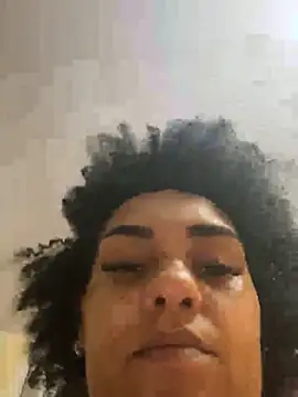 Snapshot of morenaluaa chatting on 11/24/25, 11:37 morenaluaa online show from 11/24/25, 11:37