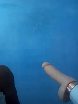 Snapshot of b_ele chatting on 09/13/25, 12:05 b ele online show from 09/13/25, 12:05