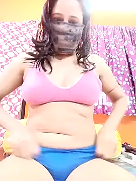 Hotpuja25 online show from 04/13/26, 04:40