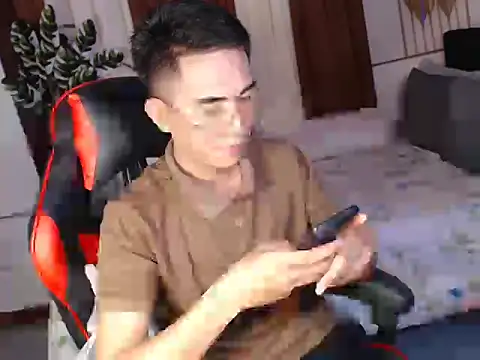 Snapshot of drinkmycumx chatting on 10/17/25, 02:52 drinkmycumx online show from 10/17/25, 02:52