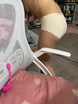 Snapshot of Mina048 chatting on 11/08/25, 02:12 Mina048 online show from 11/08/25, 02:12