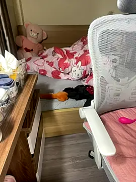 Snapshot of Mina048 chatting on 11/18/25, 08:13 Mina048 online show from 11/18/25, 08:13