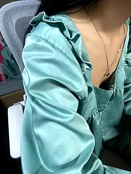 Snapshot of Mina048 chatting on 11/21/25, 09:57 Mina048 online show from 11/21/25, 09:57