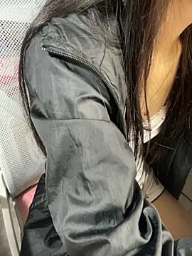 Snapshot of Mina048 chatting on 11/30/25, 06:56 Mina048 online show from 11/30/25, 06:56