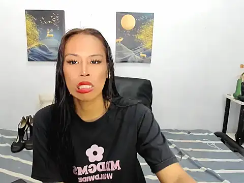 Snapshot of Savanna_White chatting on 10/27/25, 10:52 Savanna White online show from 10/27/25, 10:52