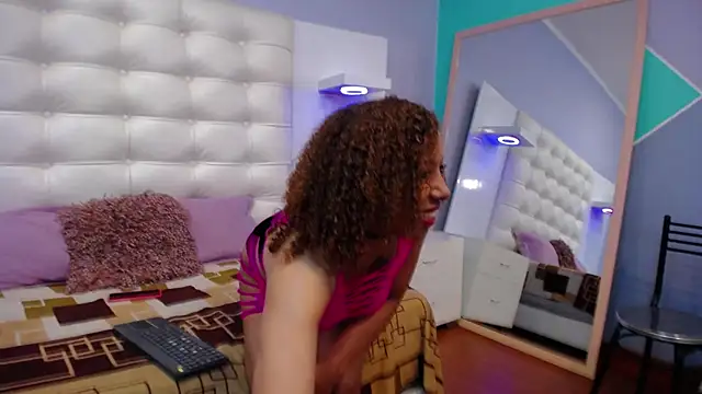 Snapshot of AryFox83 chatting on 10/14/25, 11:33 AryFox83 online show from 10/14/25, 11:33