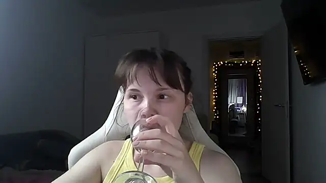 Qaynii online show from 09/13/25, 08:30