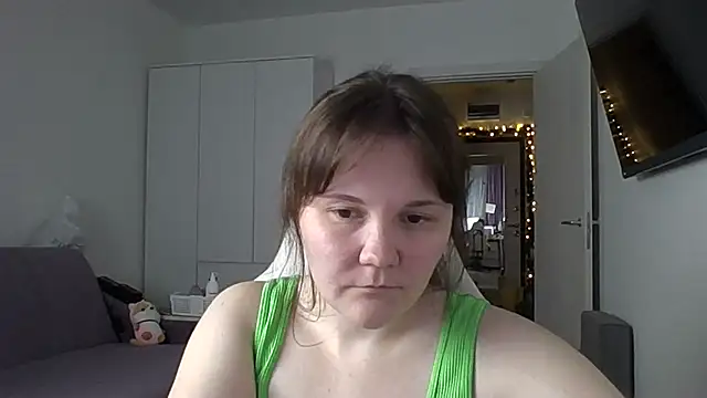 Qaynii online show from 10/13/25, 02:06