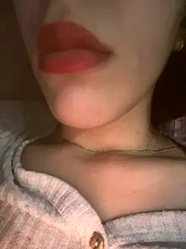 Mimisixo online show from 10/31/25, 10:22