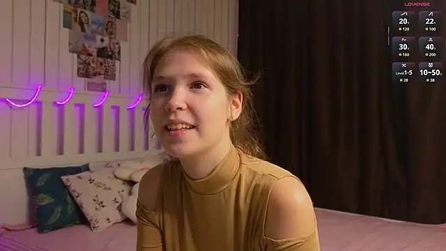 Snapshot of BeatrixCarIeton chatting on 11/07/25, 07:14 BeatrixCarIeton online show from 11/07/25, 07:14