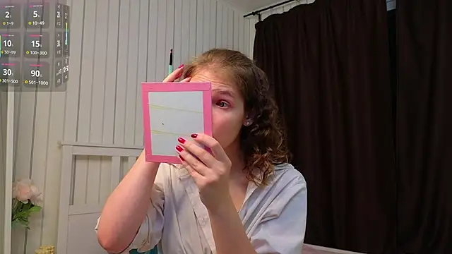 Snapshot of BeatrixCarIeton chatting on 11/12/25, 07:24 BeatrixCarIeton online show from 11/12/25, 07:24