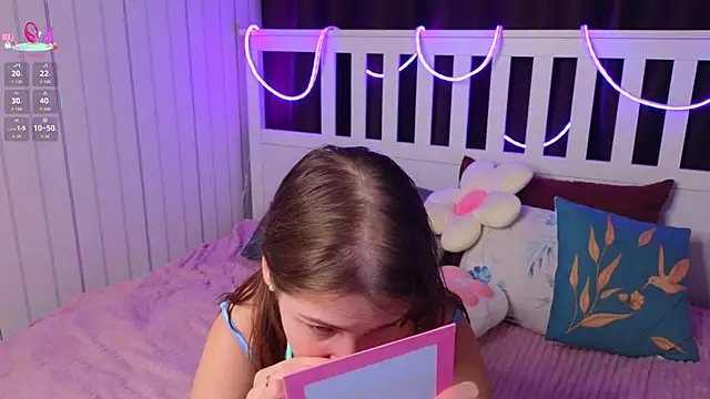 Snapshot of BeatrixCarIeton chatting on 11/22/25, 07:13 BeatrixCarIeton online show from 11/22/25, 07:13