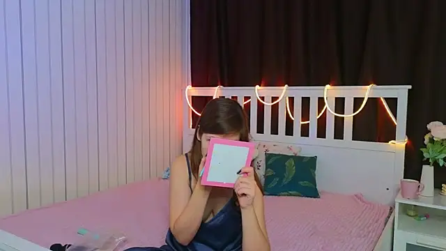 Snapshot of BeatrixCarIeton chatting on 11/29/25, 07:17 BeatrixCarIeton online show from 11/29/25, 07:17