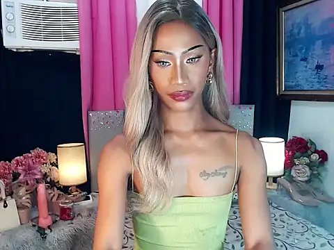 Snapshot of sassylatina chatting on 03/10/26, 04:23 sassylatina online show from 03/10/26, 04:23