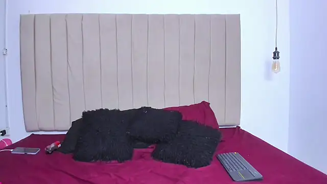 Snapshot of ana_foxi chatting on 09/24/25, 12:03 ana foxi online show from 09/24/25, 12:03