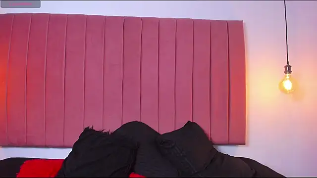 Snapshot of ana_foxi chatting on 11/25/25, 07:36 ana foxi online show from 11/25/25, 07:36