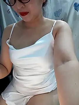 Snapshot of Ariana-Vy chatting on 03/11/26, 02:50 Ariana-Vy online show from 03/11/26, 02:50