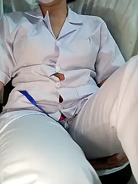 Snapshot of Ariana-Vy chatting on 04/07/26, 02:12 Ariana-Vy online show from 04/07/26, 02:12