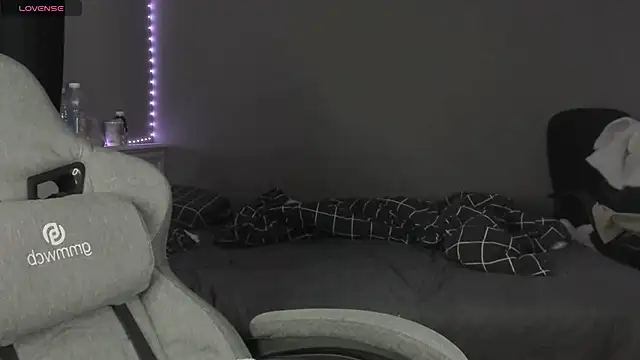 Snapshot of MelissaReis chatting on 03/12/26, 08:42 MelissaReis online show from 03/12/26, 08:42