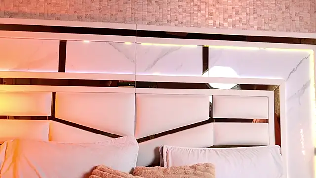 ambar rosse25 online show from 10/10/25, 11:42