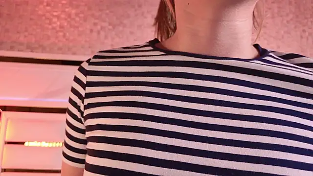 ambar rosse25 online show from 10/16/25, 11:33