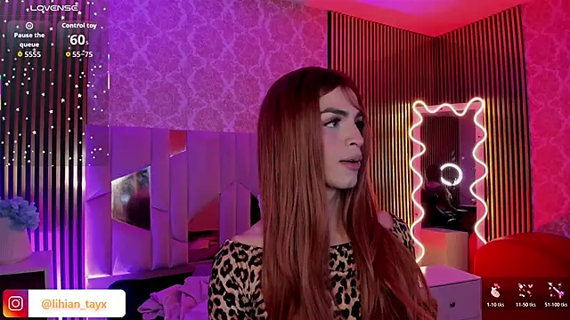 Snapshot of LIHIAN_TAY chatting on 10/22/25, 03:40 LIHIAN TAY online show from 10/22/25, 03:40