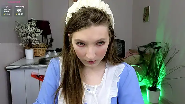 Mia Myles online show from 10/31/25, 10:05