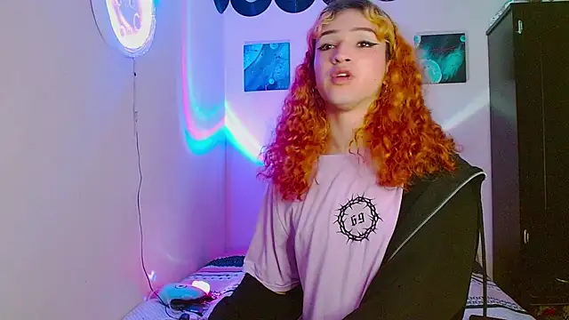 Snapshot of meghan_devil_ chatting on 10/22/25, 04:35 meghan devil online show from 10/22/25, 04:35