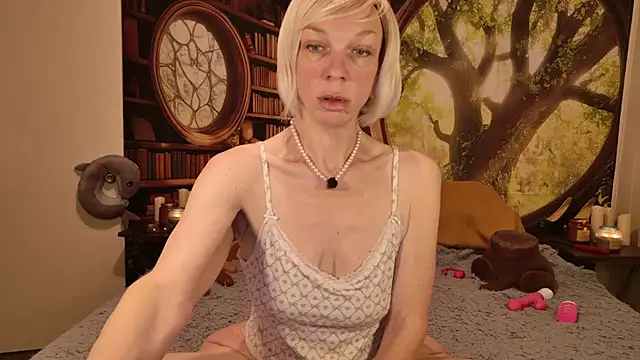 Snapshot of HaileeAtHome chatting on 07/23/26, 11:30 HaileeAtHome online show from 07/23/26, 11:30