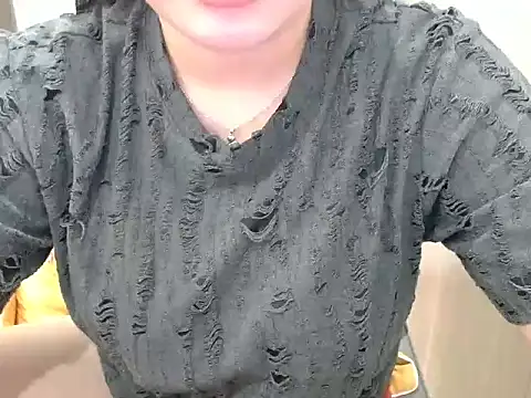 Snapshot of Zhi__2k6 chatting on 10/03/25, 05:21 Zhi  2k6 online show from 10/03/25, 05:21