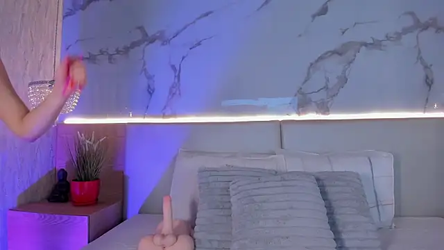 ValSmith  online show from 09/24/25, 04:16