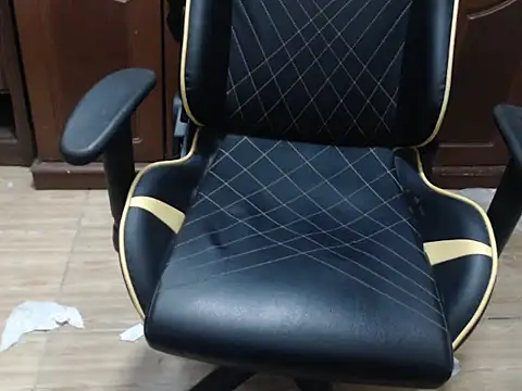 Snapshot of kontaq chatting on 10/15/25, 08:31 kontaq online show from 10/15/25, 08:31