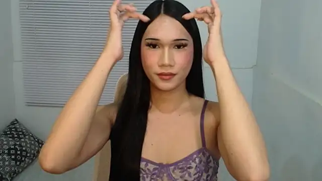 Snapshot of Leighs_Celine chatting on 02/16/26, 06:15 Leighs Celine online show from 02/16/26, 06:15