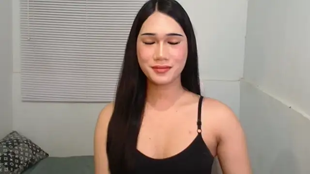 Snapshot of Leighs_Celine chatting on 02/25/26, 05:33 Leighs Celine online show from 02/25/26, 05:33