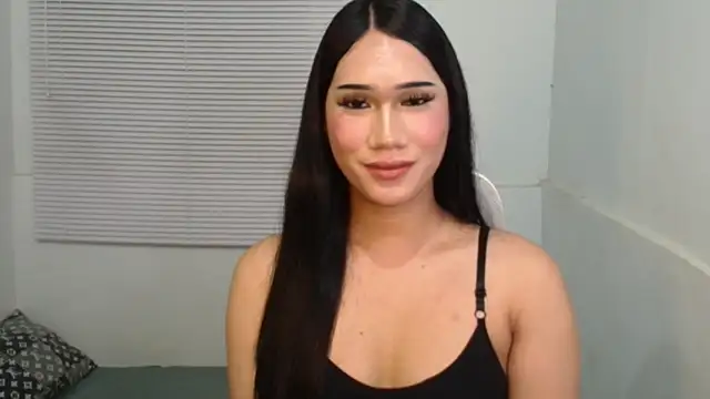 Snapshot of Leighs_Celine chatting on 02/27/26, 05:35 Leighs Celine online show from 02/27/26, 05:35