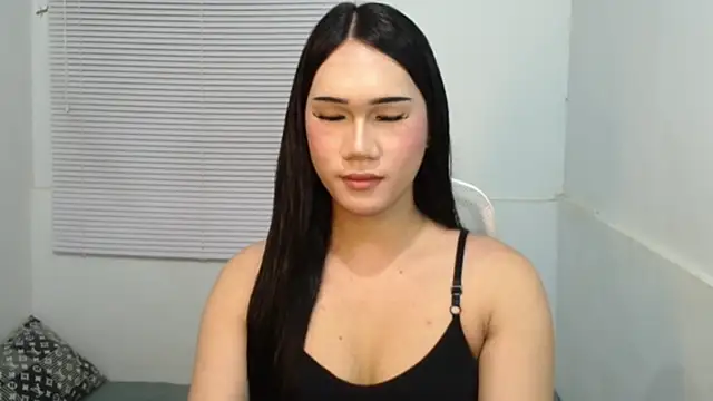 Snapshot of Leighs_Celine chatting on 02/28/26, 07:04 Leighs Celine online show from 02/28/26, 07:04