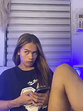 Snapshot of serpenthena_goddess chatting on 10/26/25, 04:24 serpenthena goddess online show from 10/26/25, 04:24