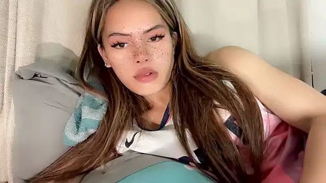 Snapshot of serpenthena_goddess chatting on 11/09/25, 01:04 serpenthena goddess online show from 11/09/25, 01:04