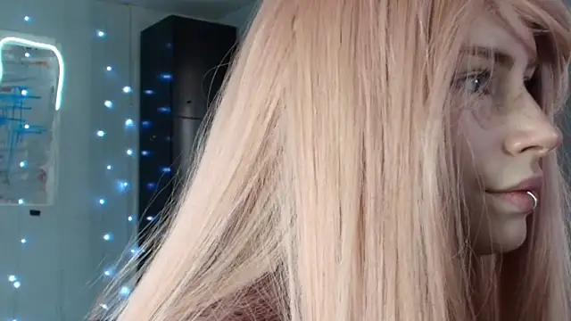 Snapshot of PieraMarch chatting on 10/05/25, 09:18 PieraMarch online show from 10/05/25, 09:18