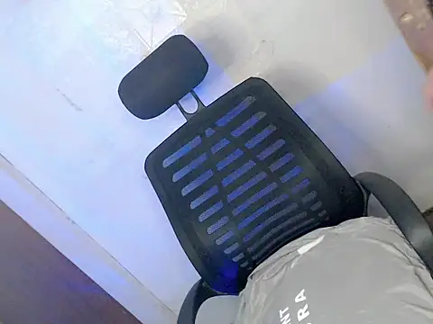 Snapshot of Ur_kathelena chatting on 03/10/26, 04:50 Ur kathelena online show from 03/10/26, 04:50