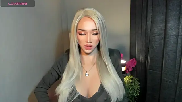 Snapshot of AiraCumSlut chatting on 04/05/26, 02:36 AiraCumSlut online show from 04/05/26, 02:36
