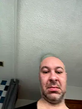 Snapshot of annubis69 chatting on 11/11/25, 12:49 annubis69 online show from 11/11/25, 12:49