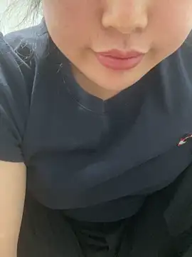 Snapshot of -Luxury chatting on 06/02/26, 03:14 -Luxury online show from 06/02/26, 03:14