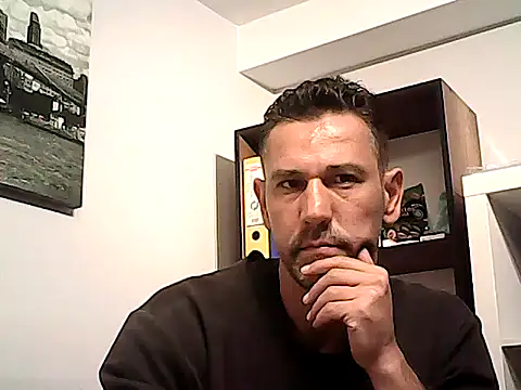 Snapshot of mastercharisma35 chatting on 03/26/26, 01:17 mastercharisma35 online show from 03/26/26, 01:17